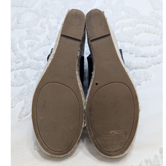 Charlotte Russe Black Faux Leather Wedge Sandals – Estimated Size 6 – Pre-Owned - Picture 5 of 6